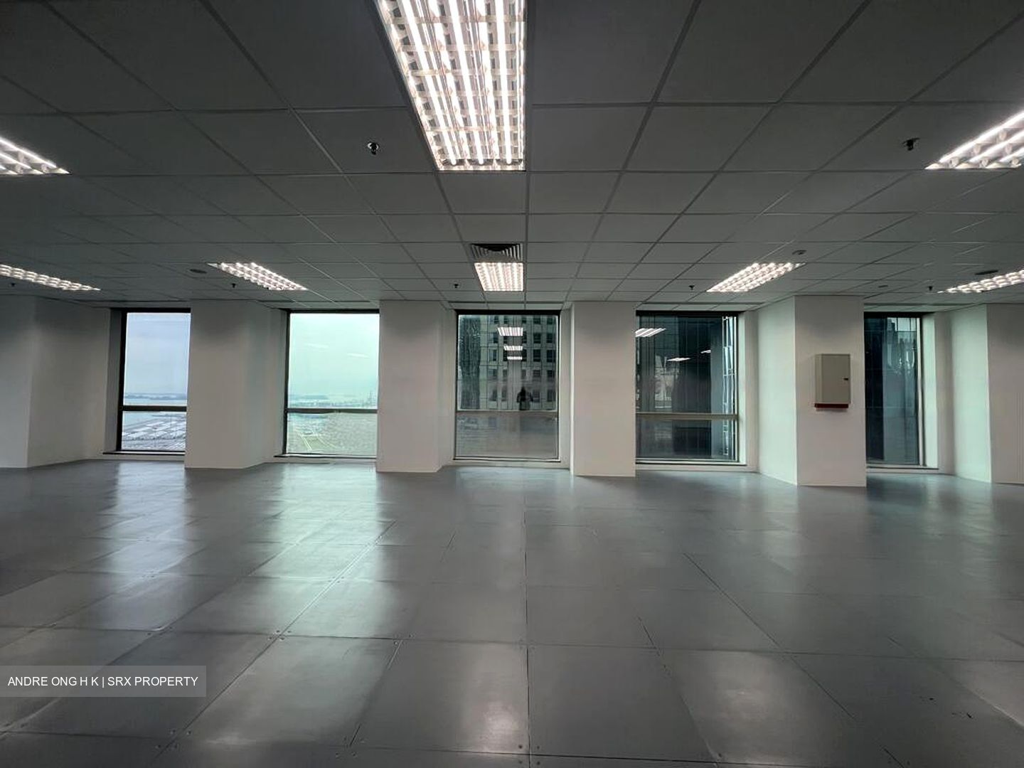 Oue Downtown (D1), Office #576568601